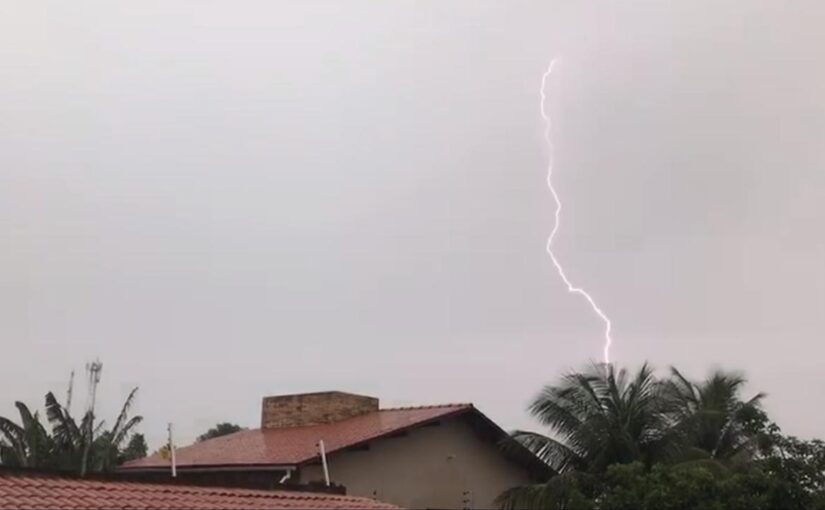 Período de chuva: como funcionam os para-raios, quais imóveis devem ter e quais áreas protegem?